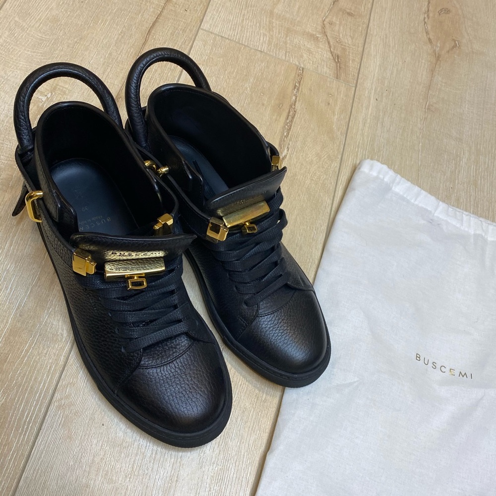 Authentic Womens Buscemi 100MM Flat in Black